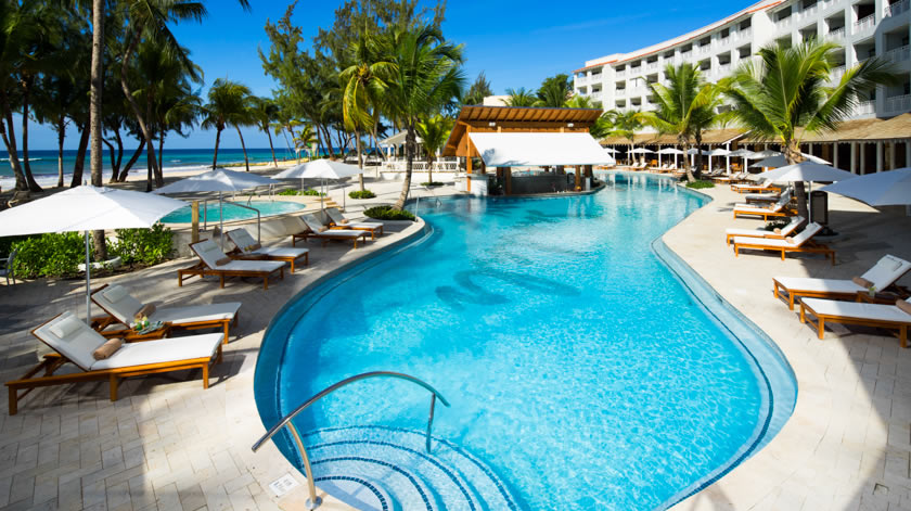 Main Pool and Swim up Bar