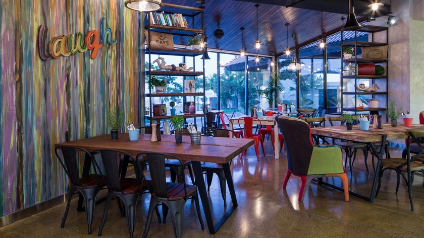 Revo Cafe