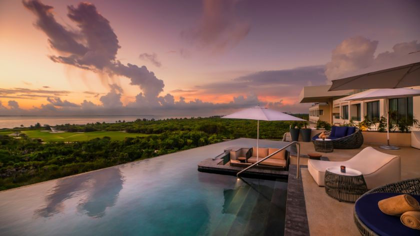 El Cielo Rooftop Pool