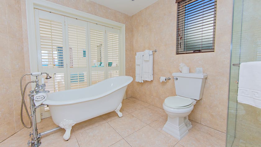 Cove Suite Bathroom