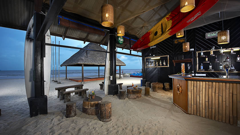 Boat House Bar