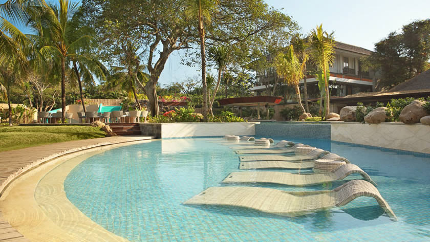 Relaxing Pool