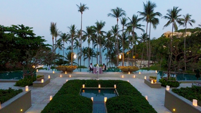 Poolside Destination Dining