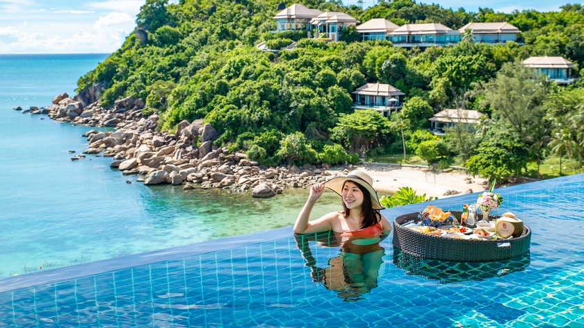 Floating Dining