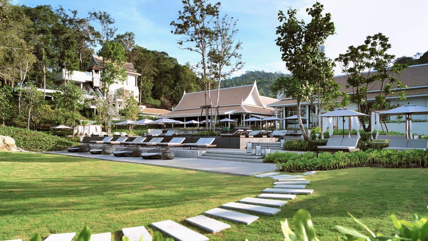 Lush Grounds