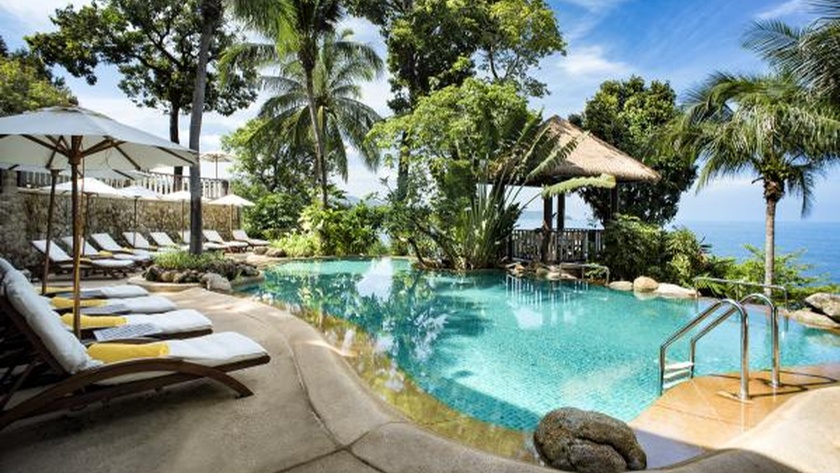 Luxury Loungers by the Pool