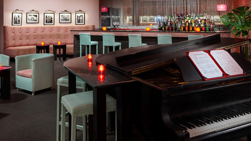 Piano Bar