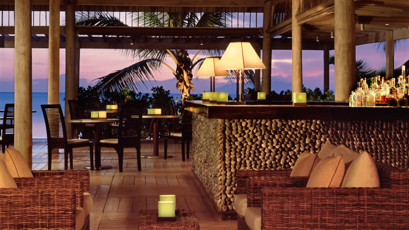 Indigo Bar by Night