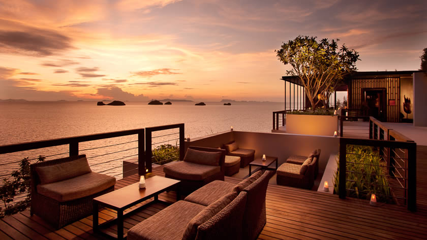 Aura Lounge
