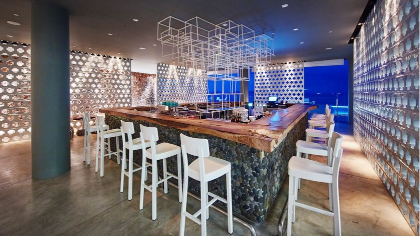 Aqua Bar