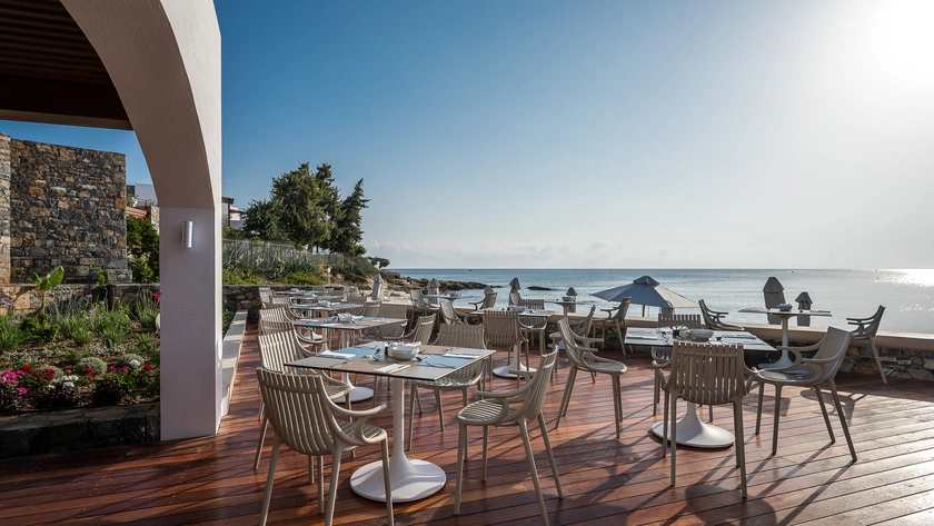 Arismari Outdoor Dining