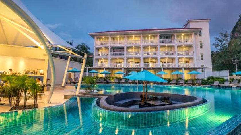 Poolside Seating