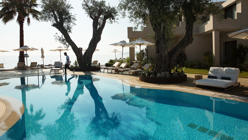 Seafront Wing Pool