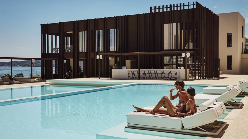 Pool Bar