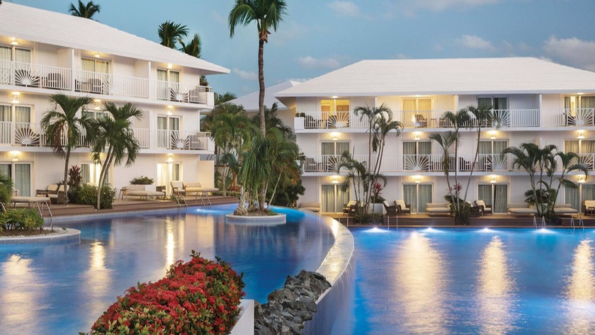 Excellence Club Cascade Pool