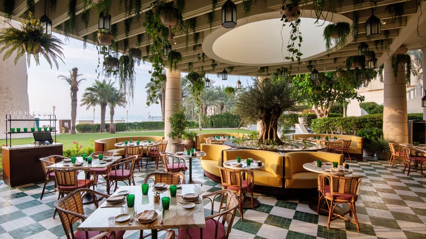 Curiosa by Jean-Georges Outdoor Dining