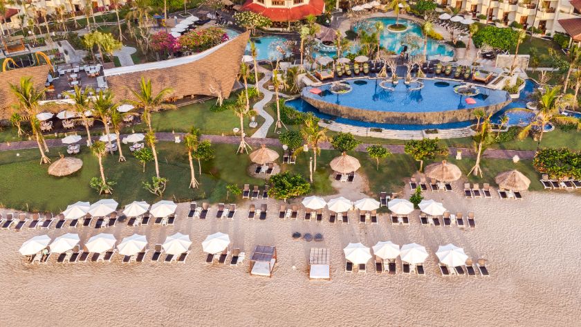 Infinity Pool from the Beach
