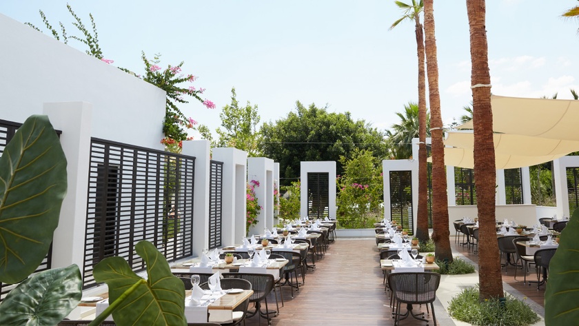 Labyrinth Atrium Restaurant
