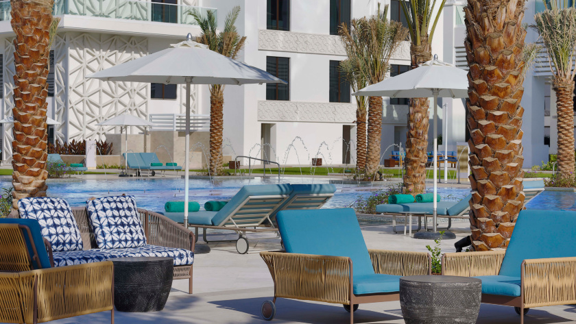 Capila Pool Bar Scene