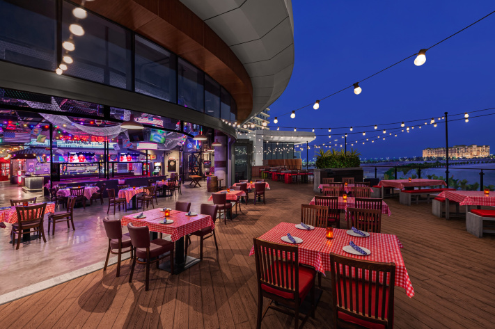 CLAW Restaurant Terrace