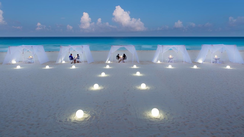 Romantic Beach Dinners