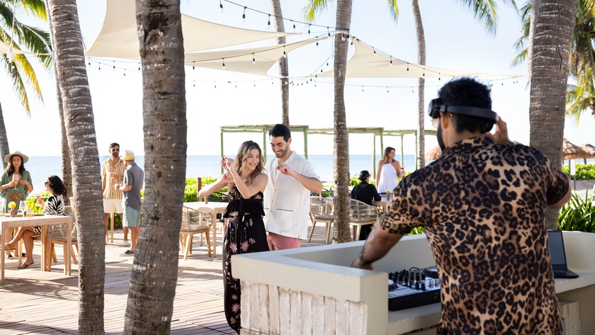 Lola Beach Club & Entertainment