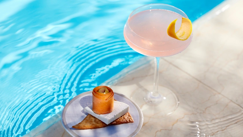 Aqua Pool Bar