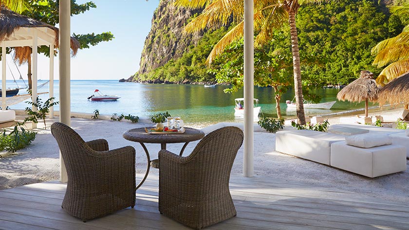 Luxury Beachfront Bungallow Deck
