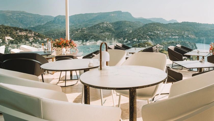 Sunset Lounge Bar