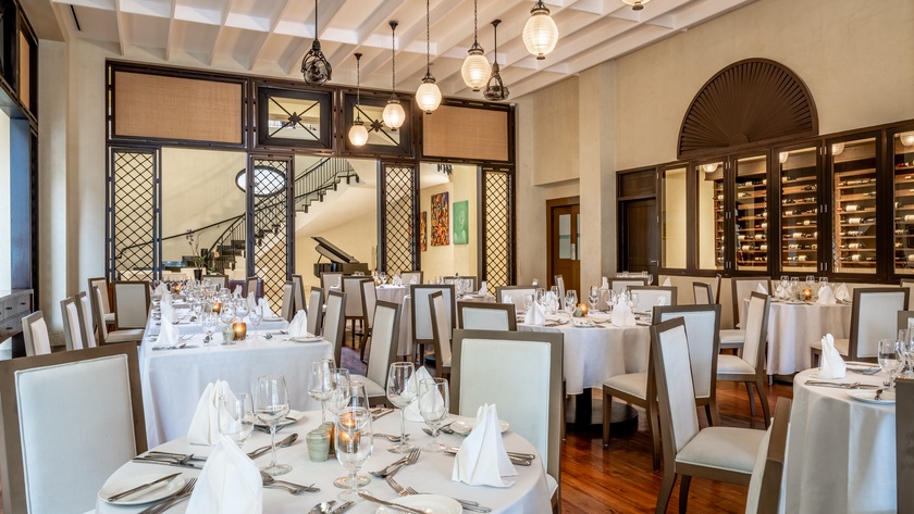 Waves Restaurant