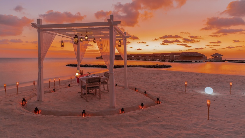 Romantic Beach Dinners