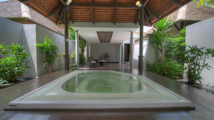 Linger Longer Spa Jacuzzi