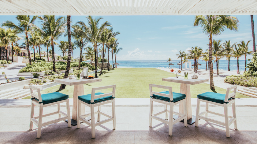 Shores Bar