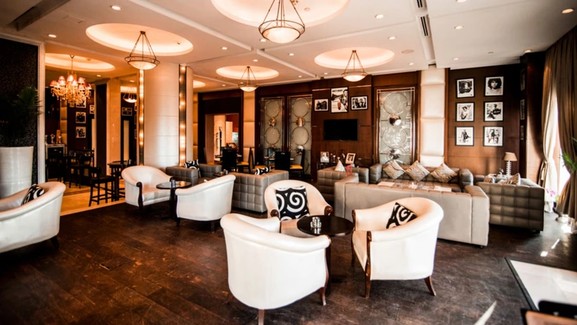 White Lounge