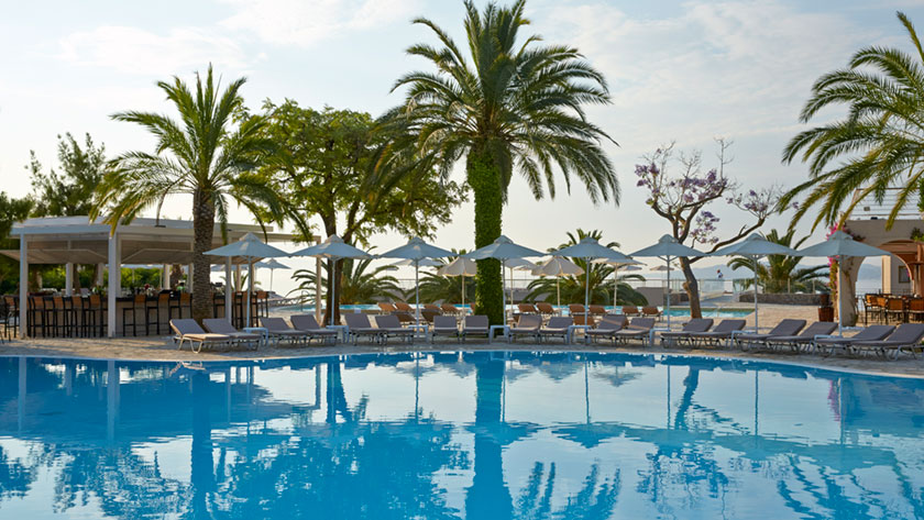 Pool Bar Cascade