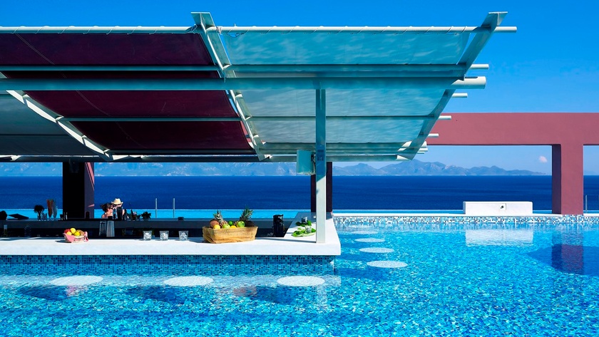 Infinity Pool Bar
