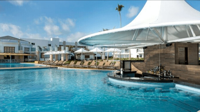 Swim up Bar