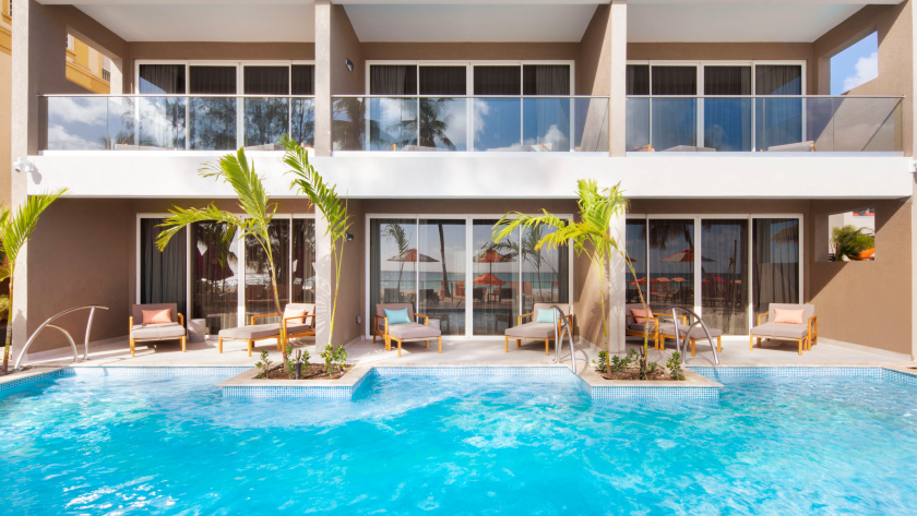 Swim Up Suites