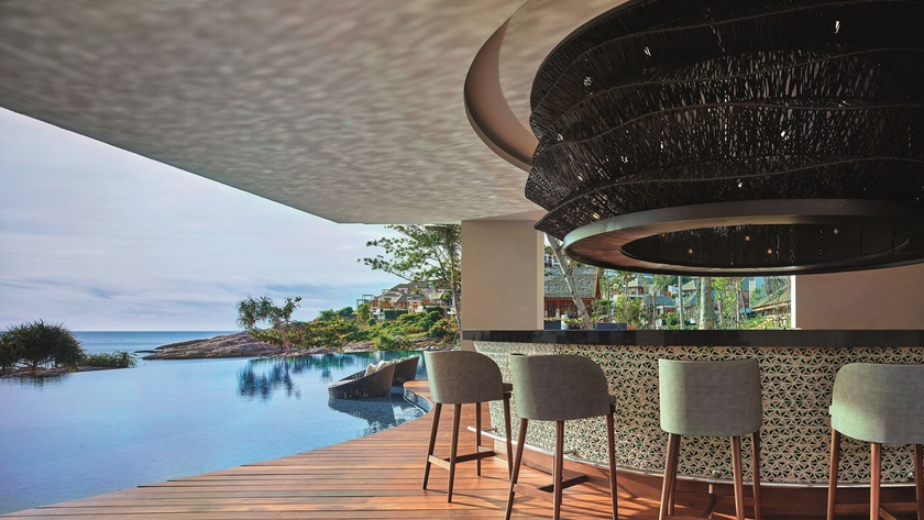 Tides Bar