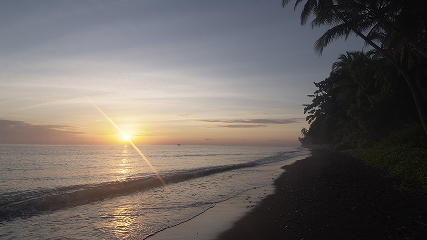 Tembok Beach