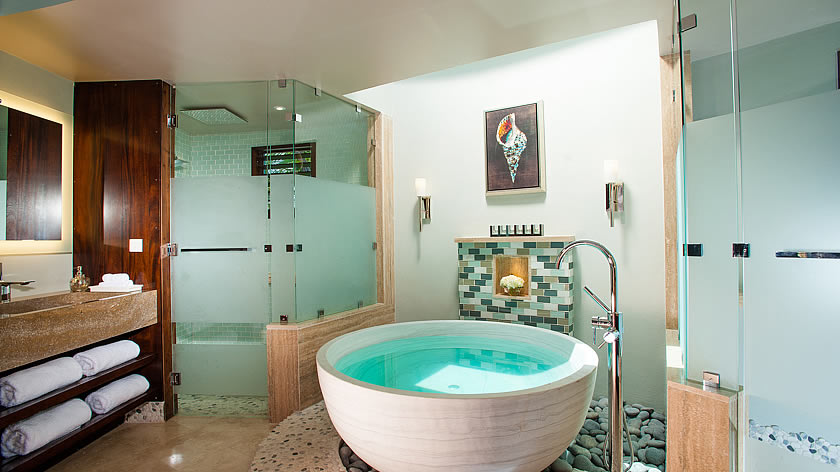 South Seas Rondoval Suite Bathroom 