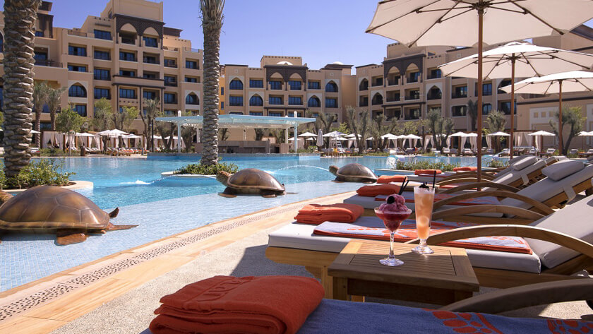 Pool Bar