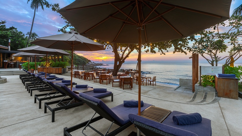 Loungers & Sea Views