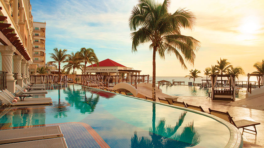 Swim up Pool