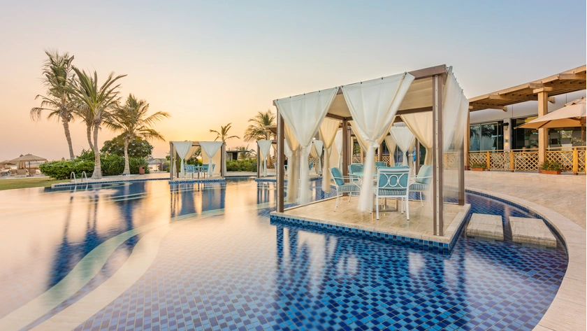 Palm Avenue Poolside Dining