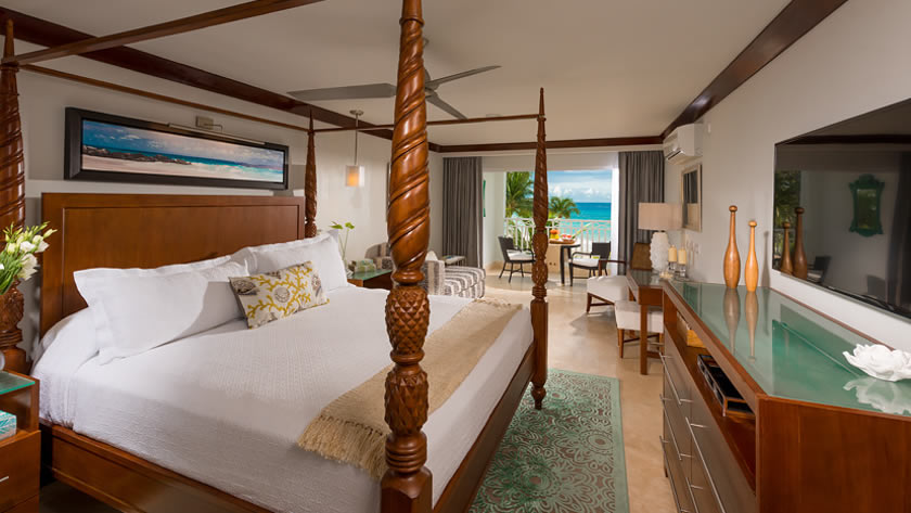 Ocean Village Beachfront Honeymoon Club Level Suite