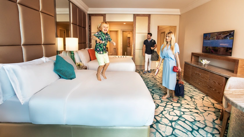 Palm Queen Room