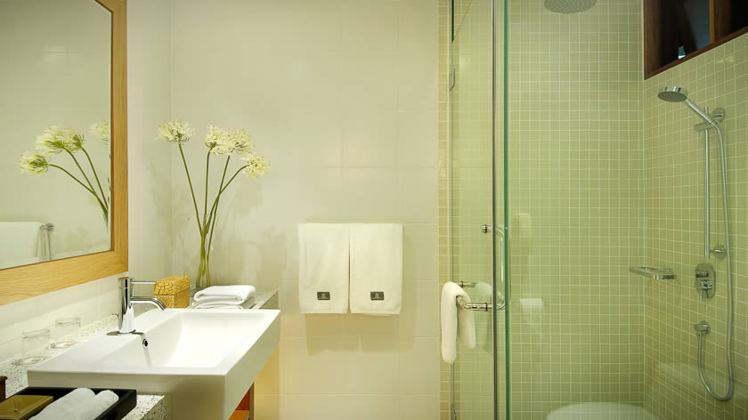 Rainforest Chalet Bathroom