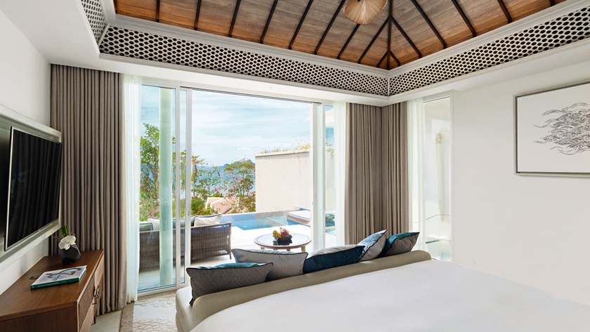 Partial Ocean Pool Suite Views