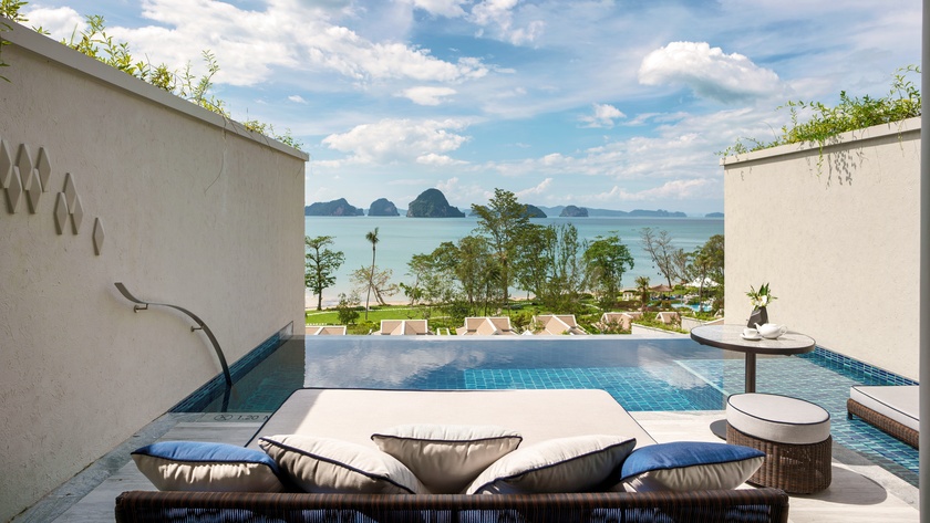 Premium Ocean Pool Suite Views